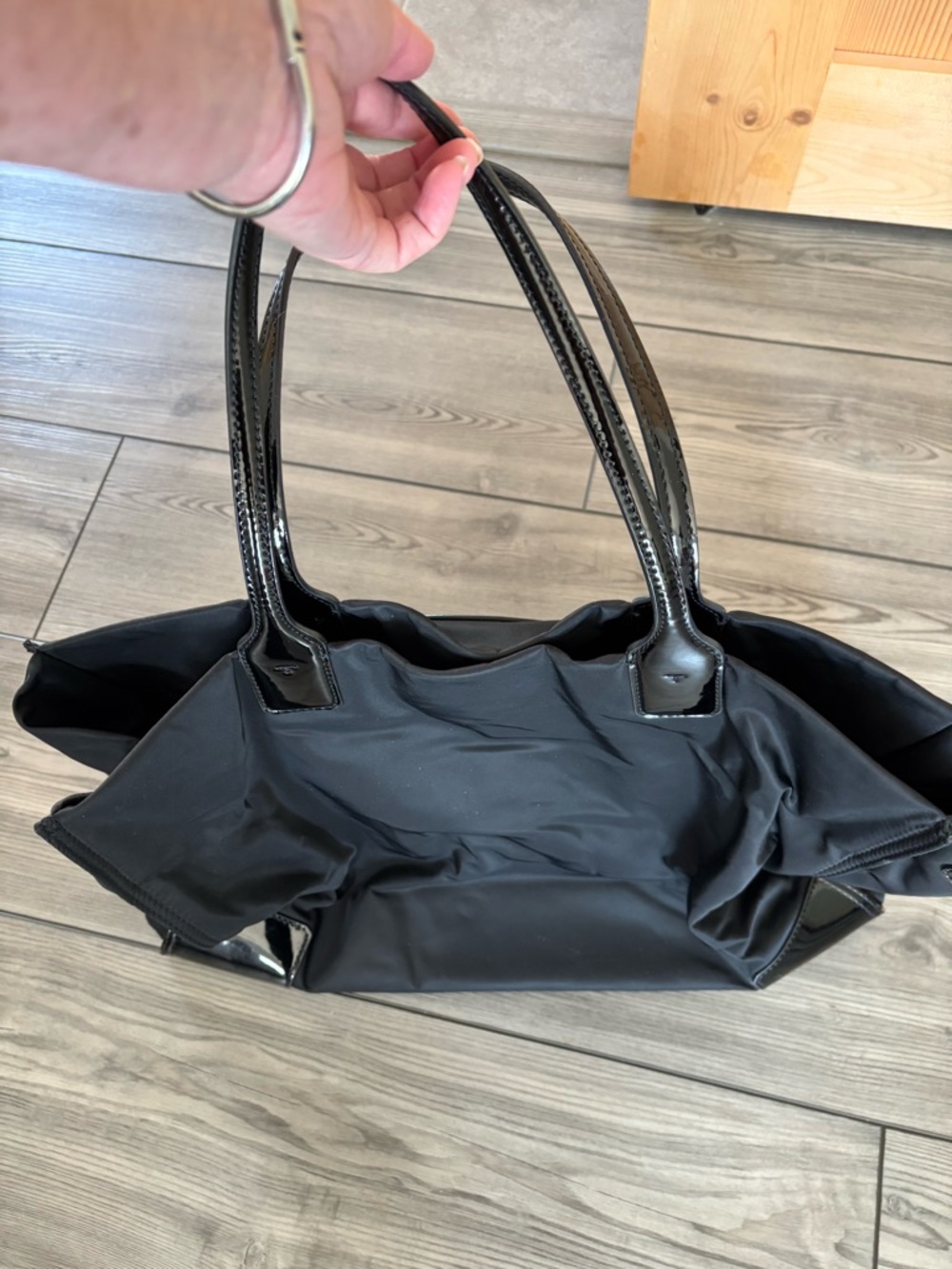 Black Women's Tory Burch Tote Bag with Glossy Logo Accent - Picture 2 of 4
